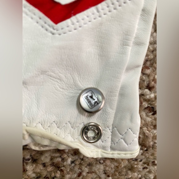 New PGA Leather pair of golf gloves.White red. Inc. Button Marker. Girl's 17 - Picture 5 of 12